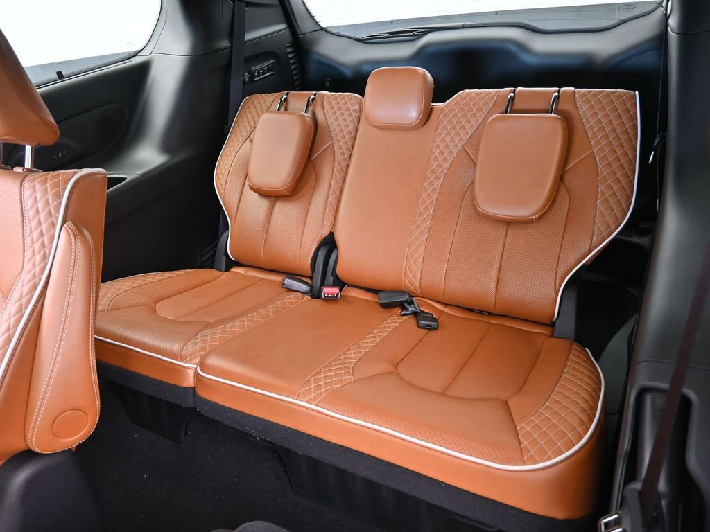 Used 2024 Chrysler Pacifica Pinnacle image 42