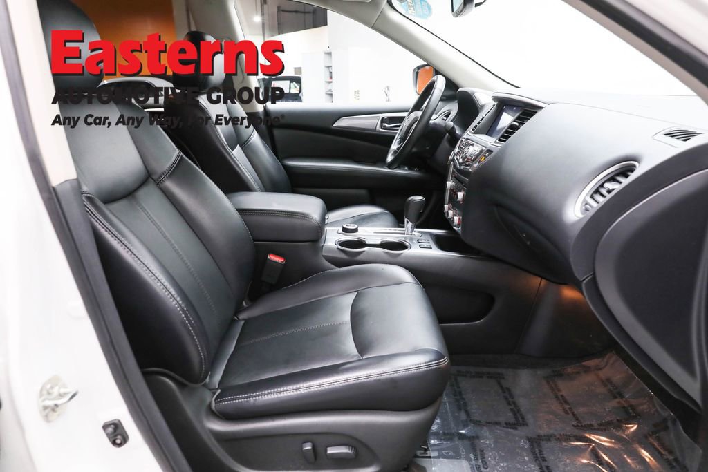 Used 2020 Nissan Pathfinder SL AWD/4WD image 28