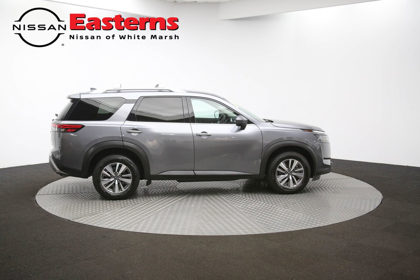 Used 2023 Nissan Pathfinder SL image 43