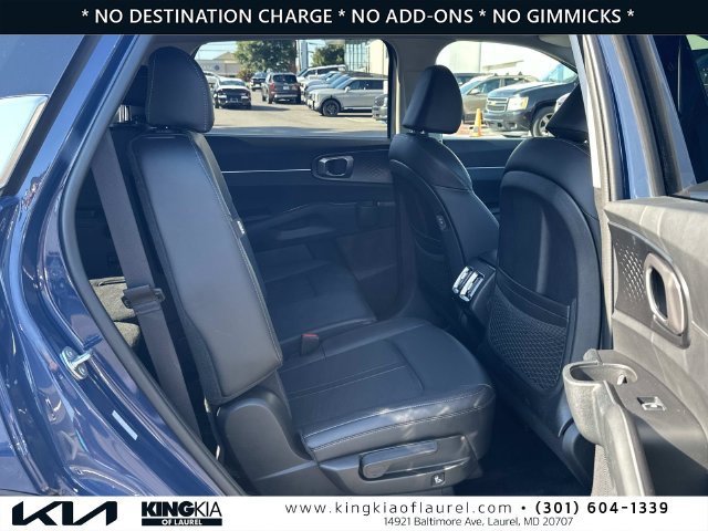 Used 2025 Kia Sorento S AWD/4WD image 17