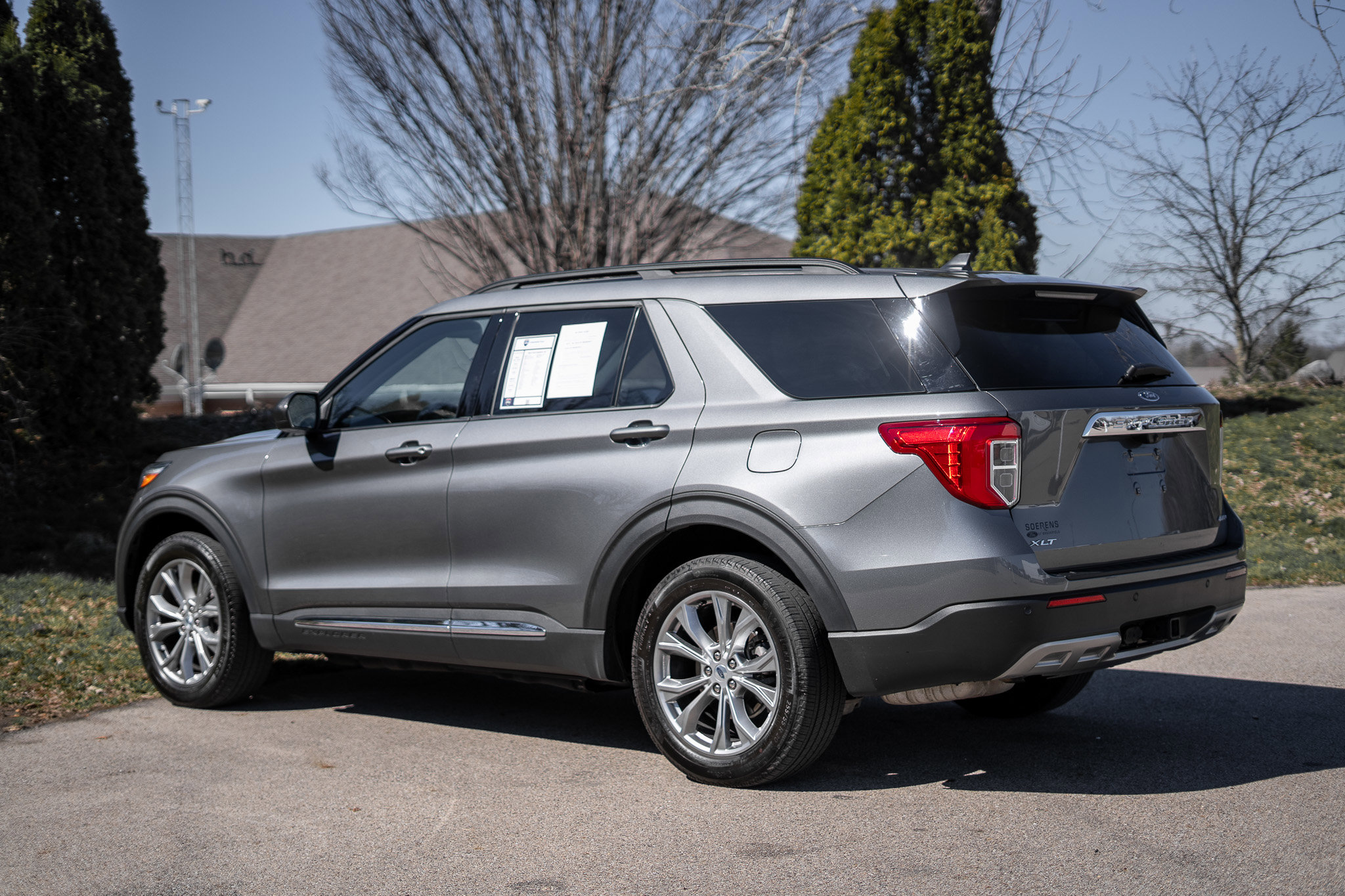 Used 2023 Ford Explorer XLT w/ Equipment Group 202A image 7