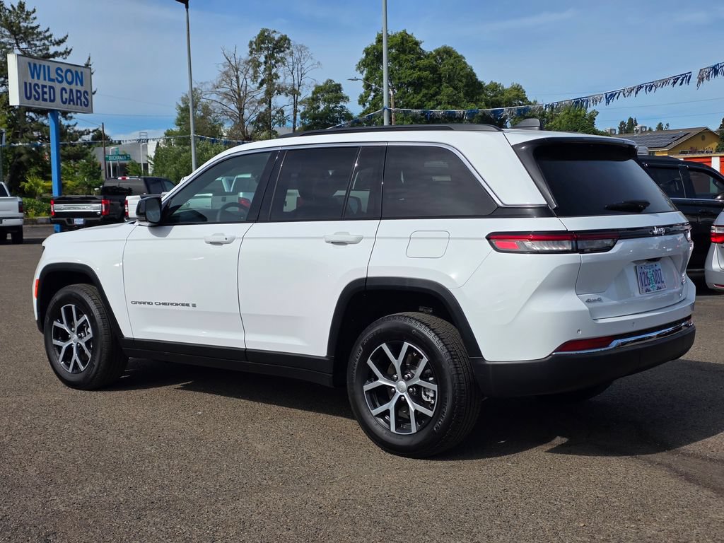 Used 2024 Jeep Grand Cherokee Limited AWD/4WD image 31