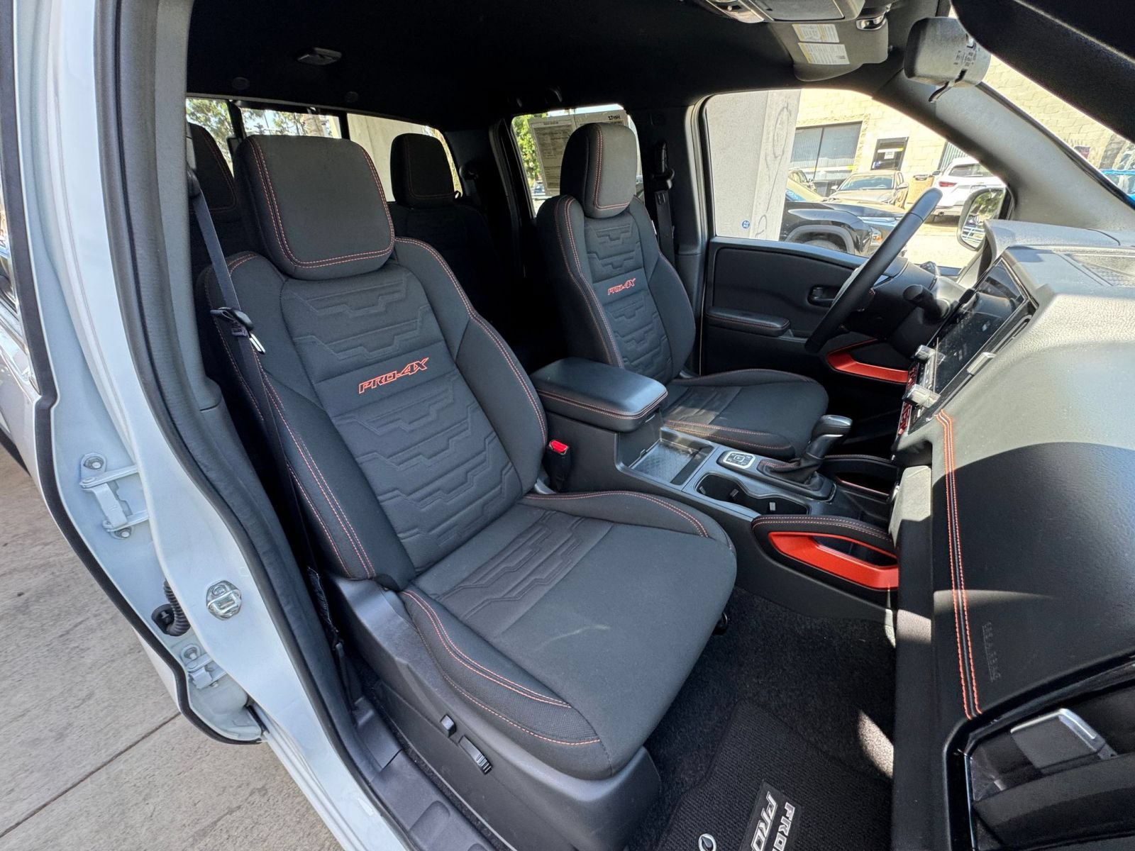 Used 2026 Nissan Frontier PRO-4X AWD/4WD image 32