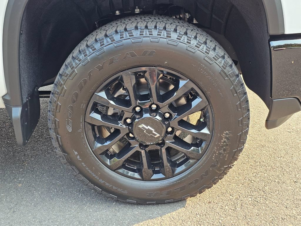 New 2026 Chevrolet Silverado 2500 Custom w/ Custom Value Package AWD/4WD image 9