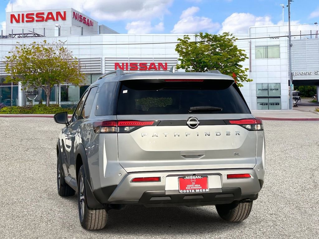New 2025 Nissan Pathfinder SL image 3