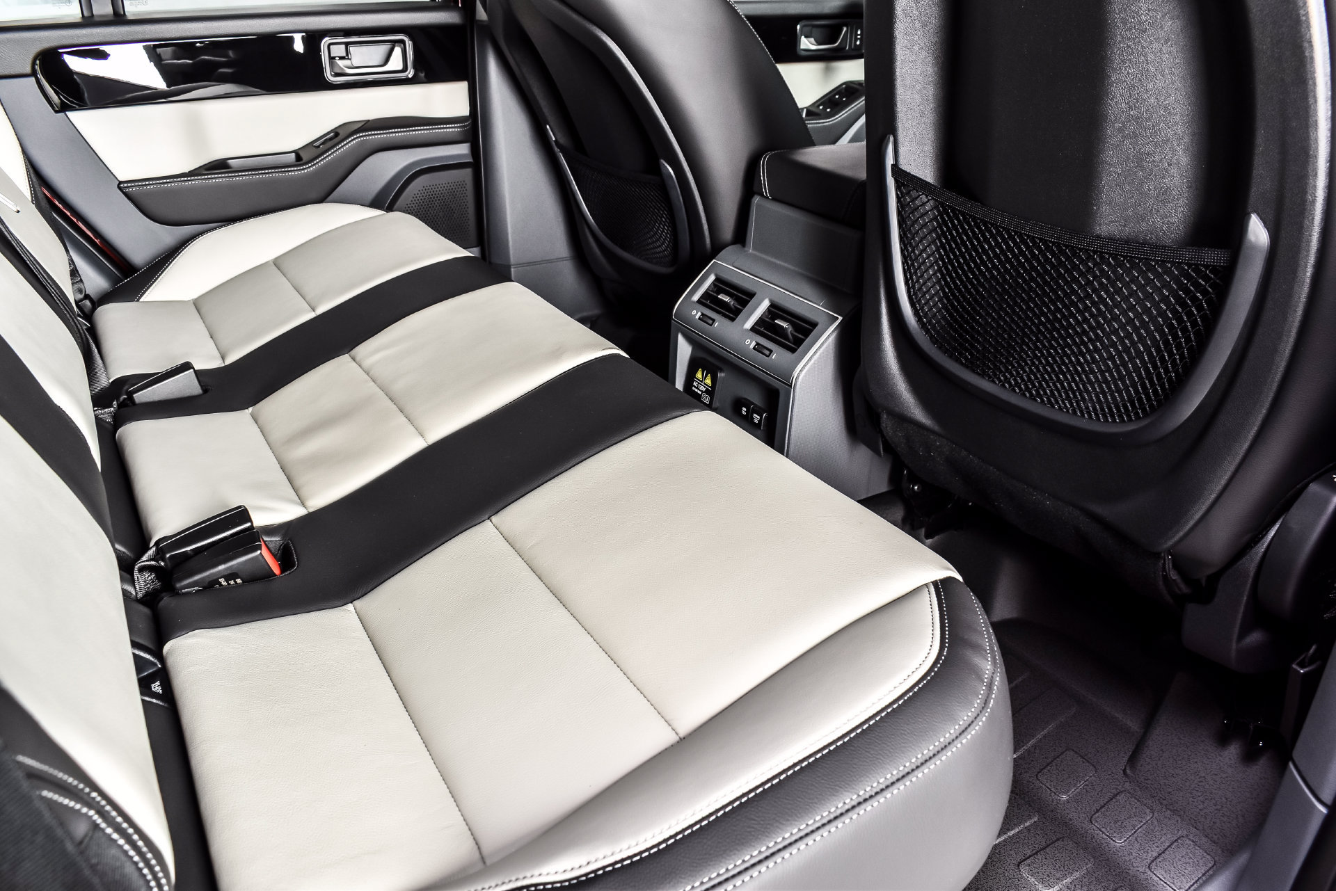 New 2026 INEOS Grenadier Station Wagon AWD/4WD image 19