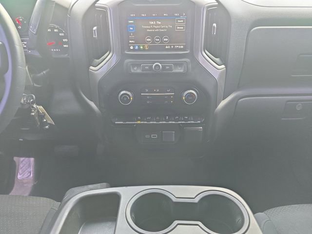 Used 2021 Chevrolet Silverado 1500 Custom image 3