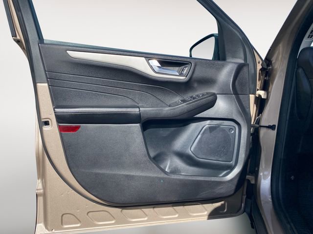 Used 2021 Ford Escape SE image 16