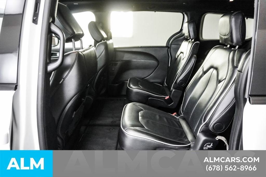 Used 2025 Chrysler Pacifica Limited FWD image 20