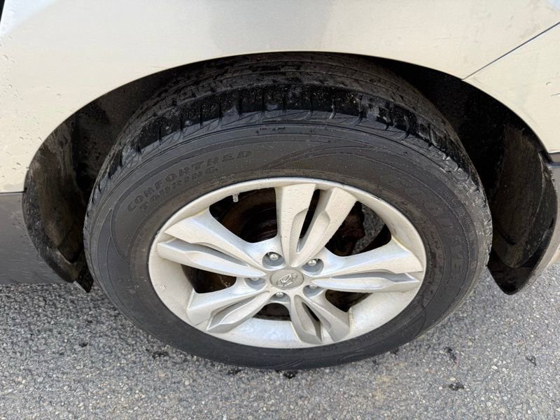 Used 2012 Hyundai Tucson GLS FWD image 13