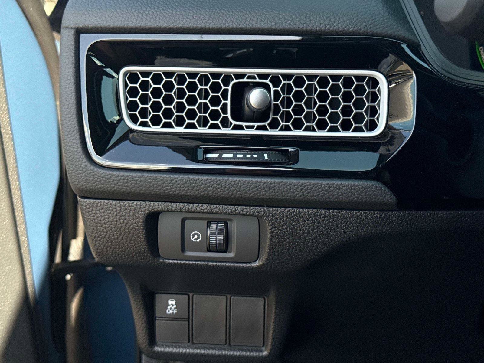 Certified 2025 Honda Civic Sport Touring image 29