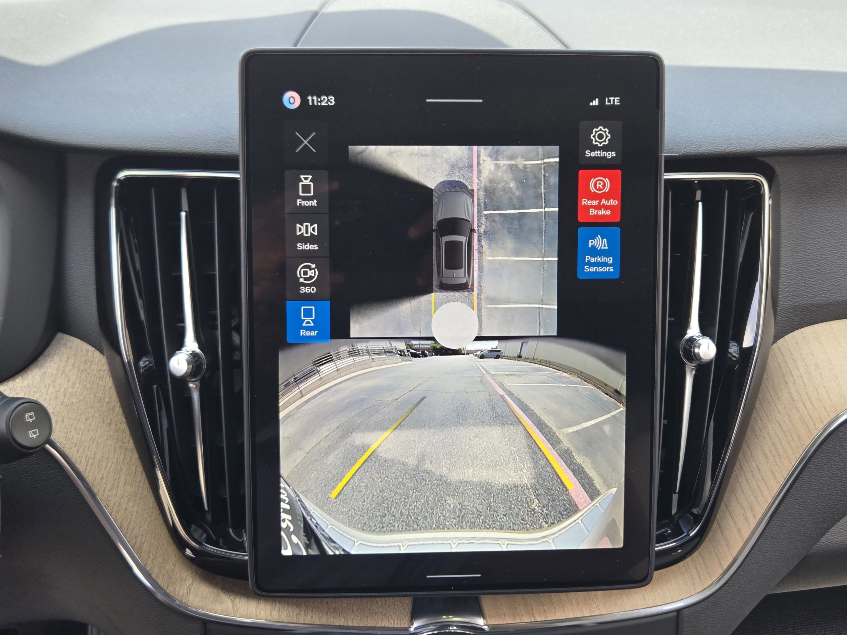 New 2026 Volvo XC60 B5 Plus w/ Protection Package Premier image 14