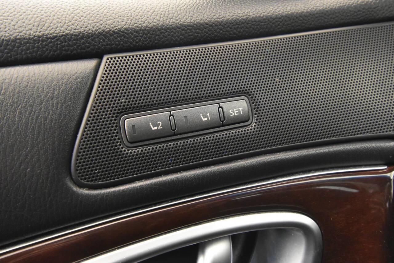 Used 2016 INFINITI Q70 L 3.7 w/ Technology Package image 35