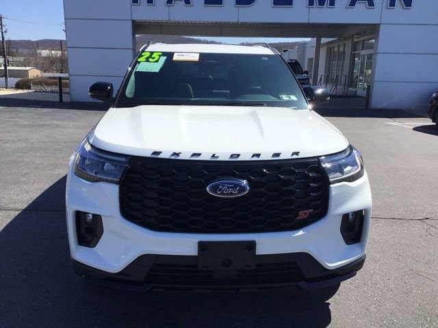 Certified 2025 Ford Explorer ST image 3