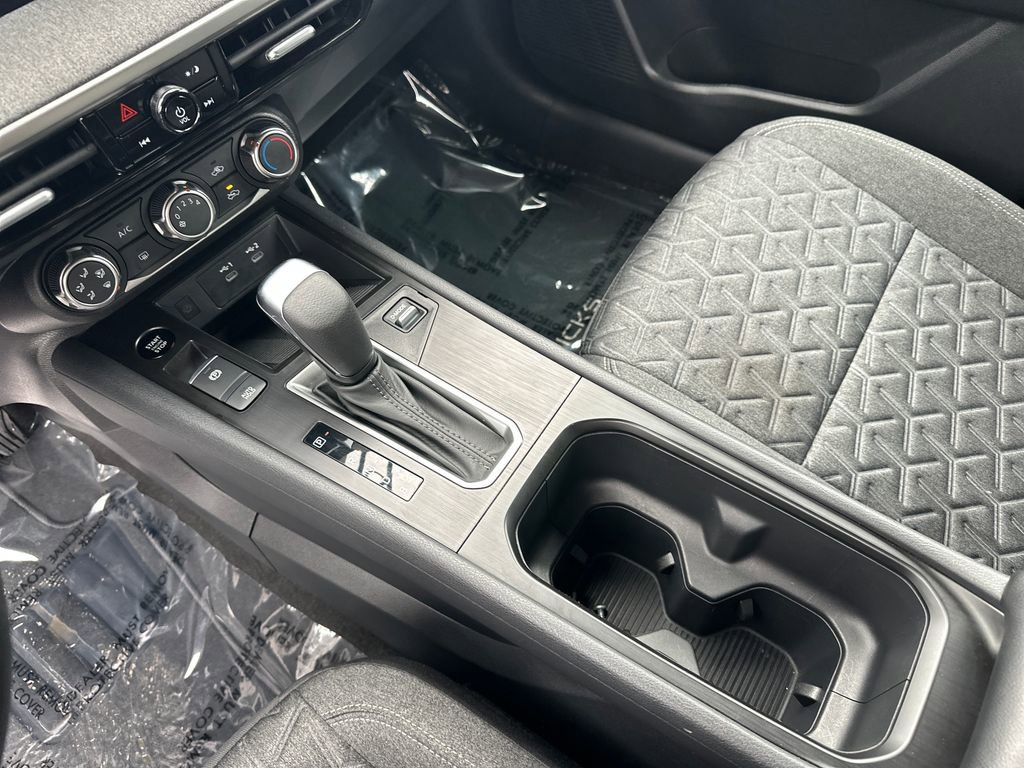 Used 2025 Nissan Kicks SV FWD image 23