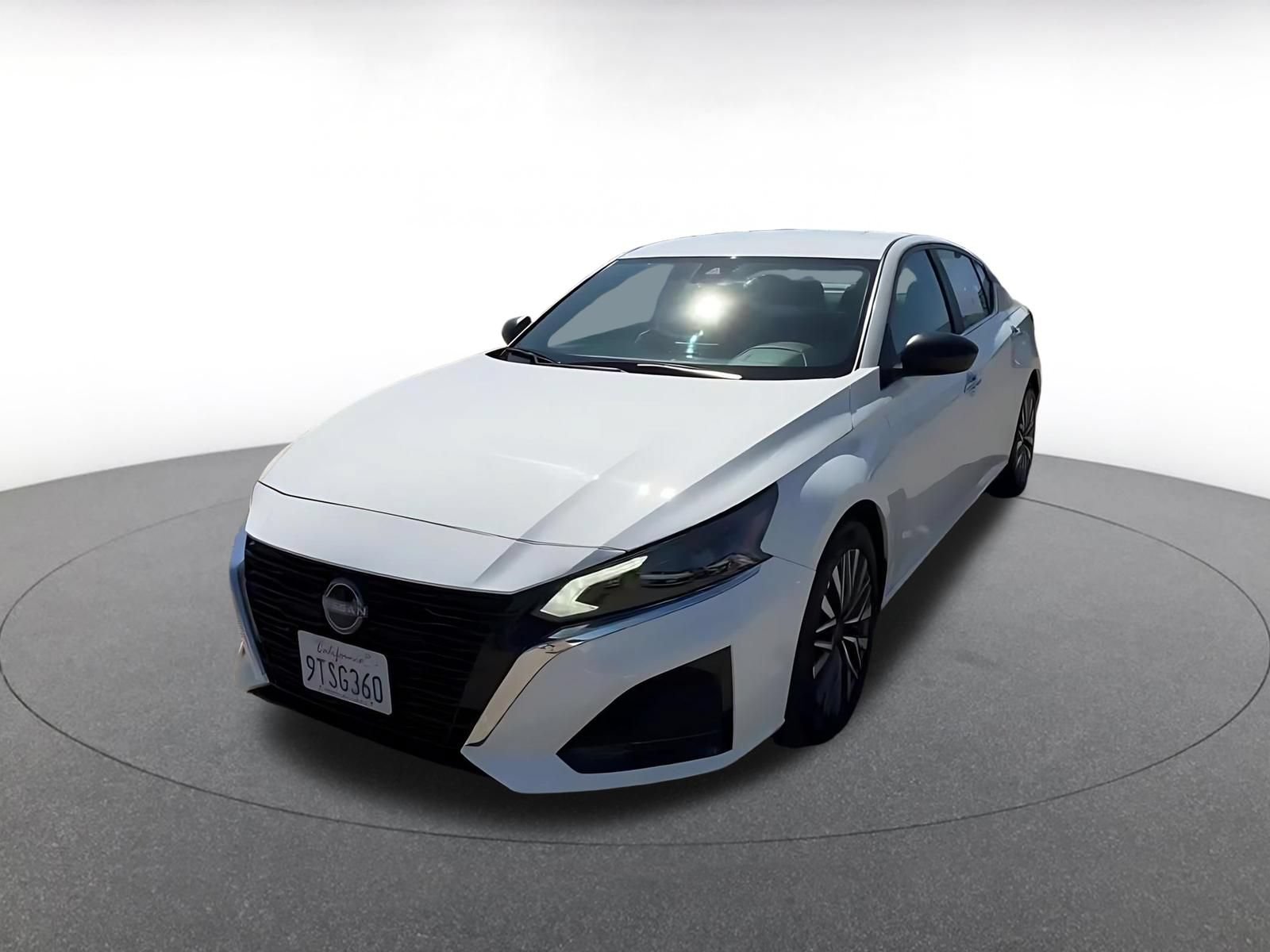 Used 2025 Nissan Altima 2.5 SV FWD image 7