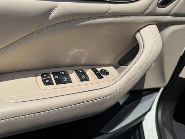 Used 2020 Maserati Levante GranLusso AWD/4WD image 12