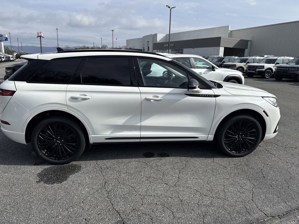 Used 2023 Lincoln Corsair Reserve w/ Equipment Group 201A image 8