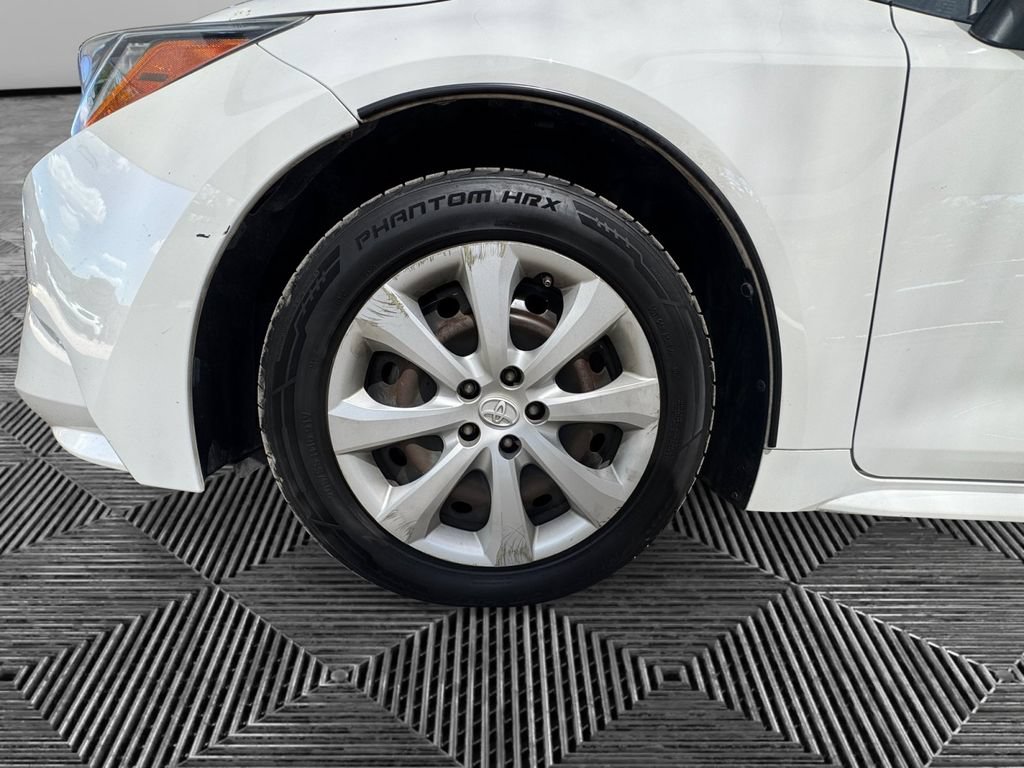 Used 2021 Toyota Corolla LE FWD image 9