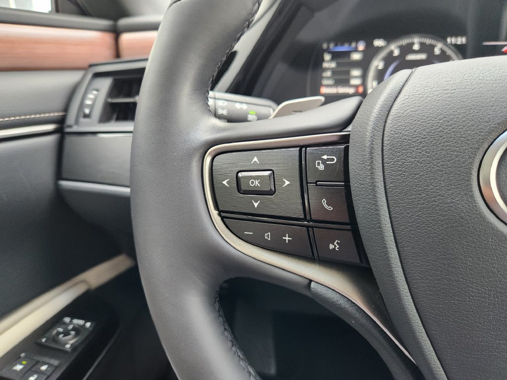 Certified 2025 Lexus ES 350 w/ Premium Package FWD image 28