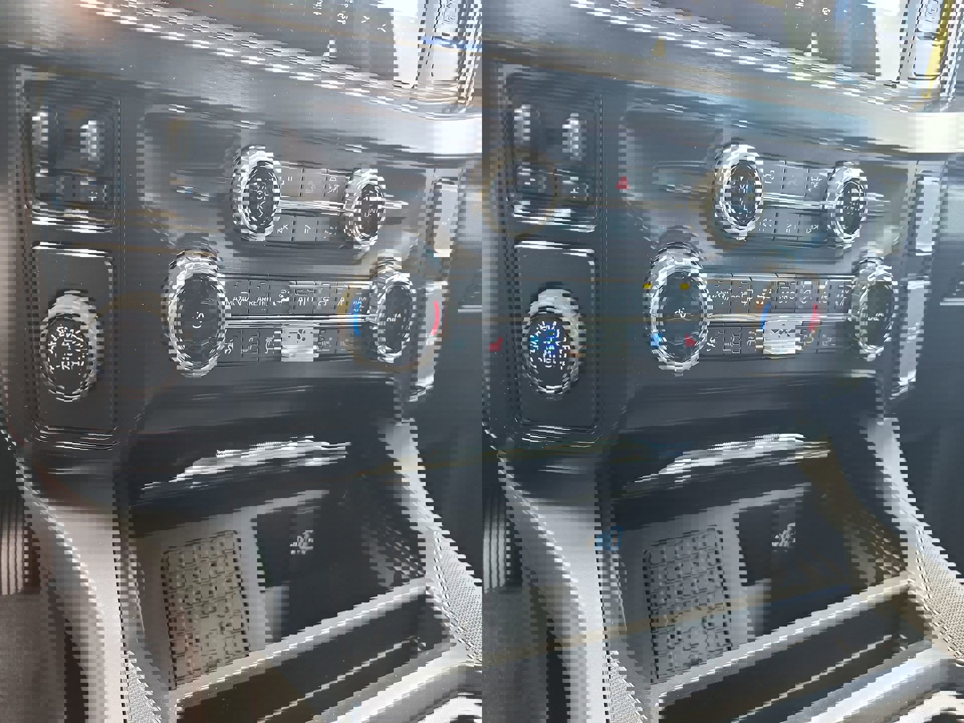 New 2026 Ford F250 Lariat image 30