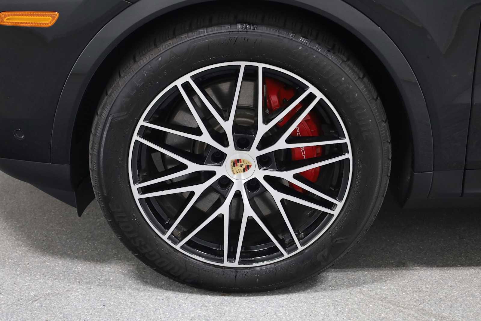Certified 2025 Porsche Cayenne S image 39