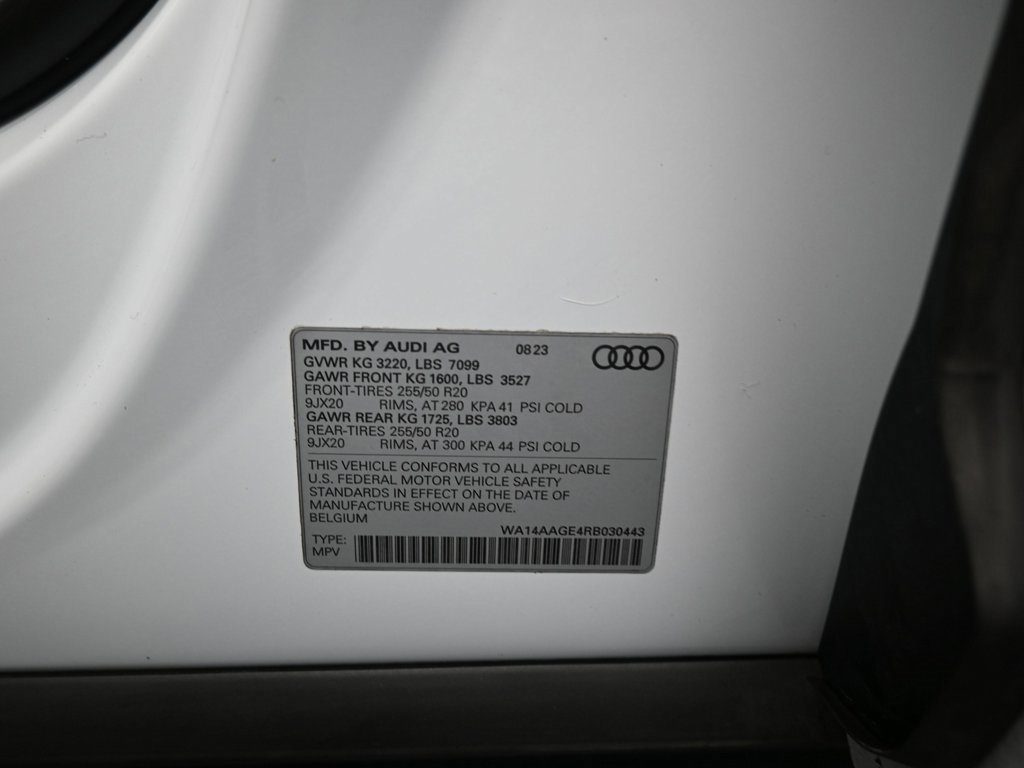 Used 2024 Audi Q8 e-tron Premium image 12
