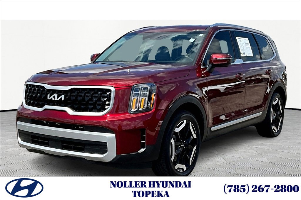 Used 2024 Kia Telluride EX w/ EX Captain's Chair Package