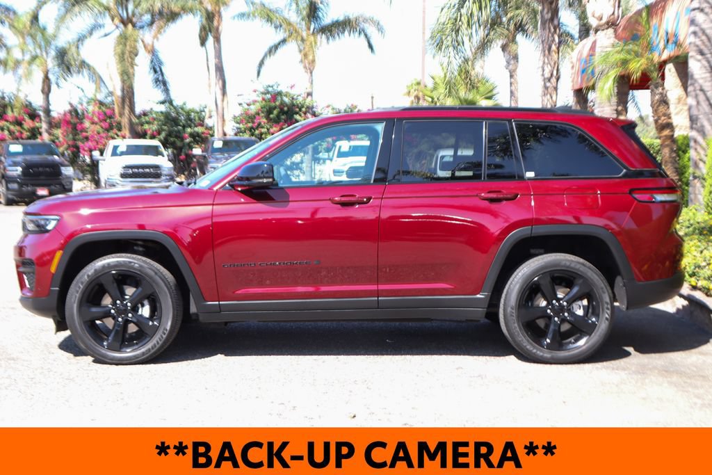 Used 2024 Jeep Grand Cherokee Altitude RWD image 5