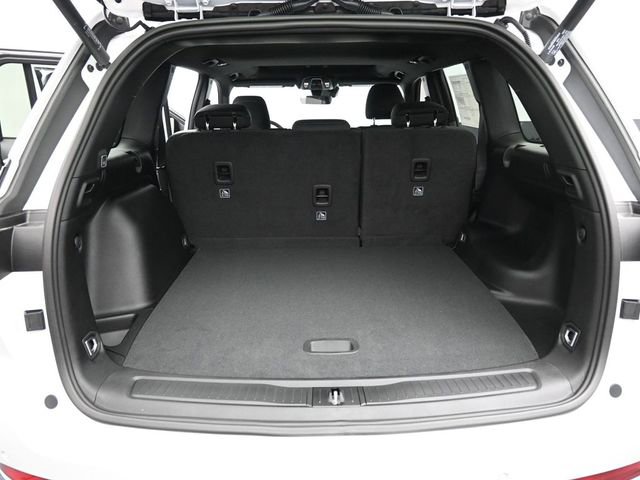 New 2025 Jeep Grand Cherokee Laredo image 18