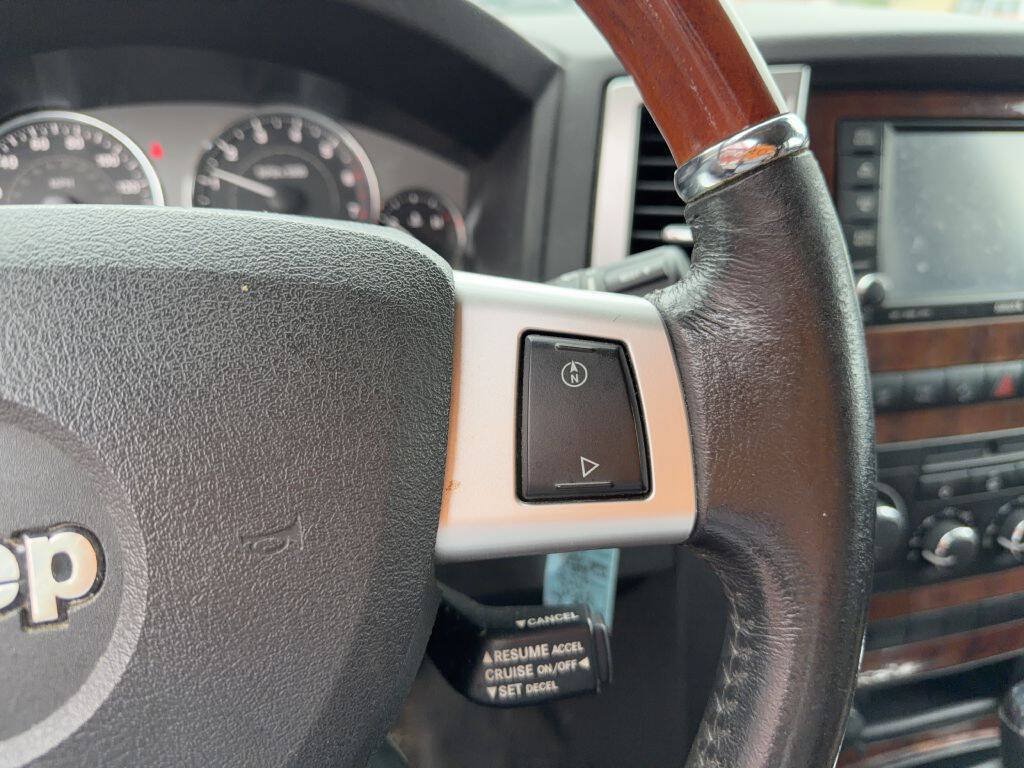 Used 2008 Jeep Grand Cherokee Overland AWD/4WD image 16