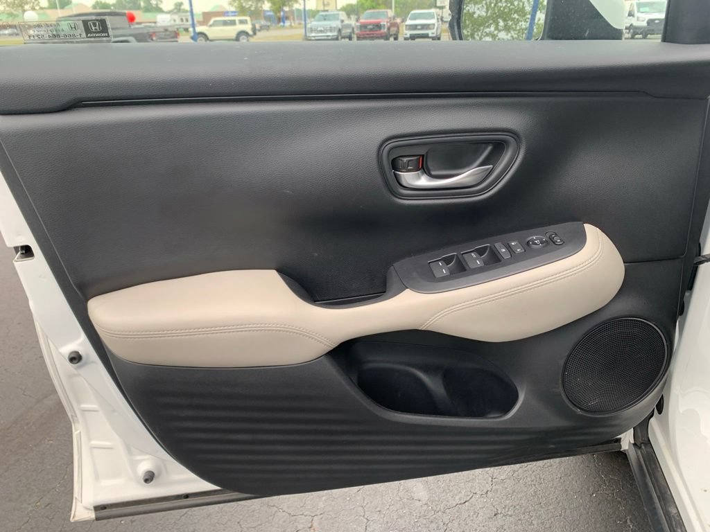Used 2025 Honda HR-V LX image 28