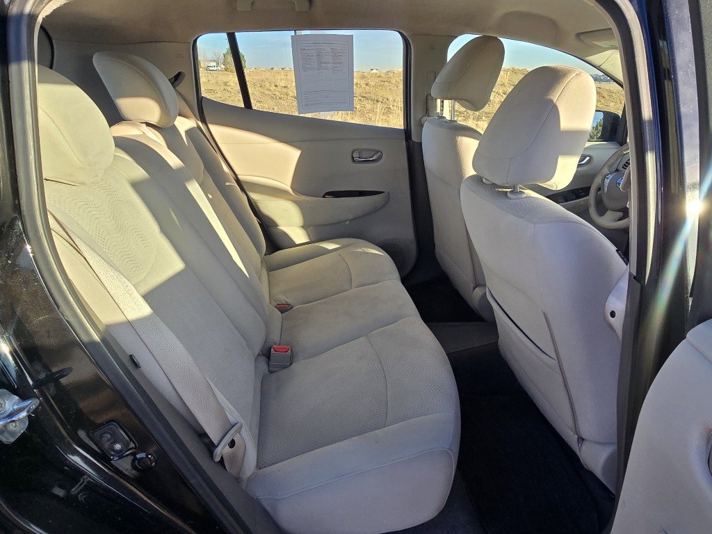 Used 2014 Nissan Leaf SV w/ LED & Quick Charge Package image 15