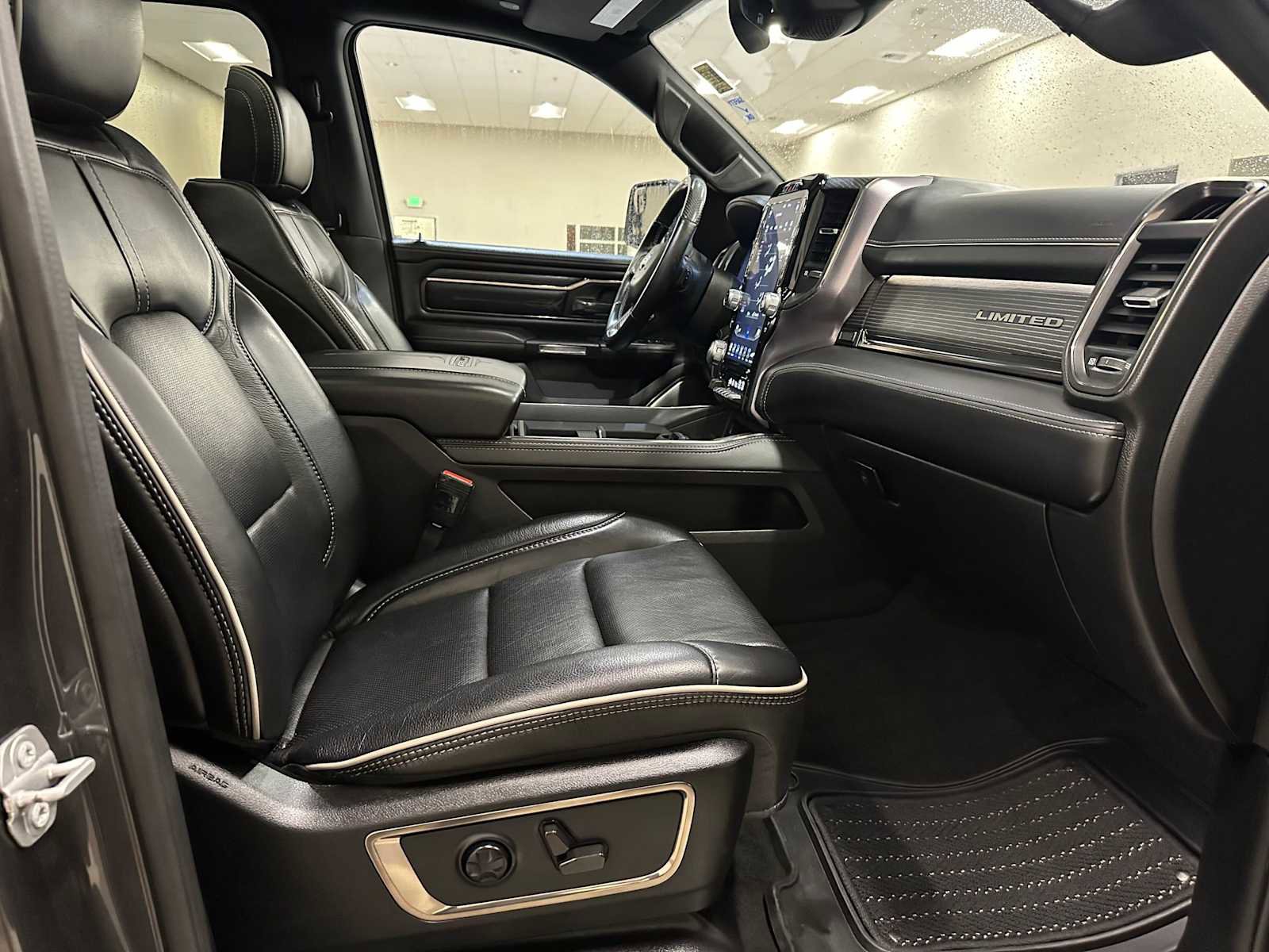 Used 2021 RAM 1500 Limited AWD/4WD image 29