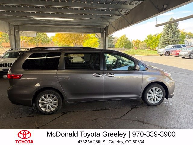 Used 2015 Toyota Sienna XLE w/ XLE Navigation Package AWD/4WD image 4