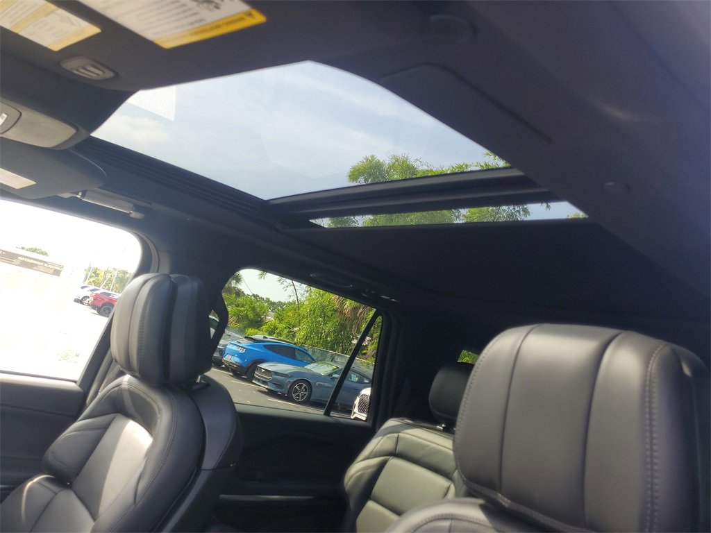 New 2025 Lincoln Navigator L Reserve w/ Jet Appearance Package image 22