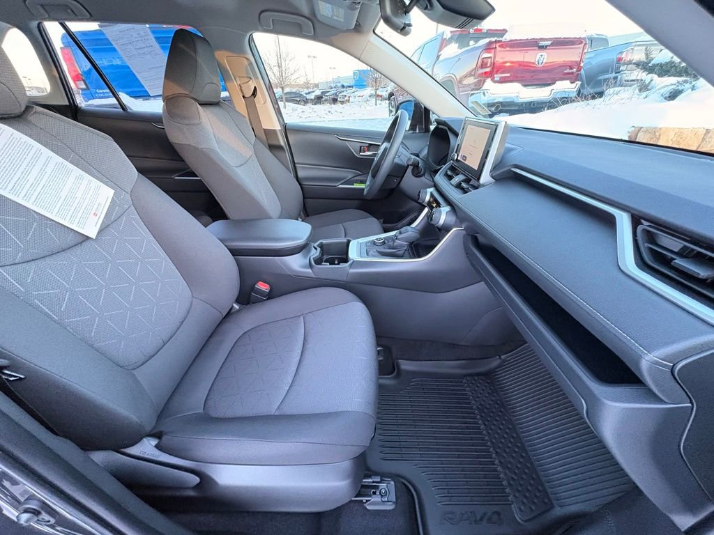 Used 2025 Toyota RAV4 XLE image 32