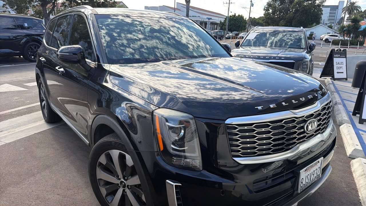 Used 2020 Kia Telluride S w/ S 8 Passenger Seating Package FWD image 2