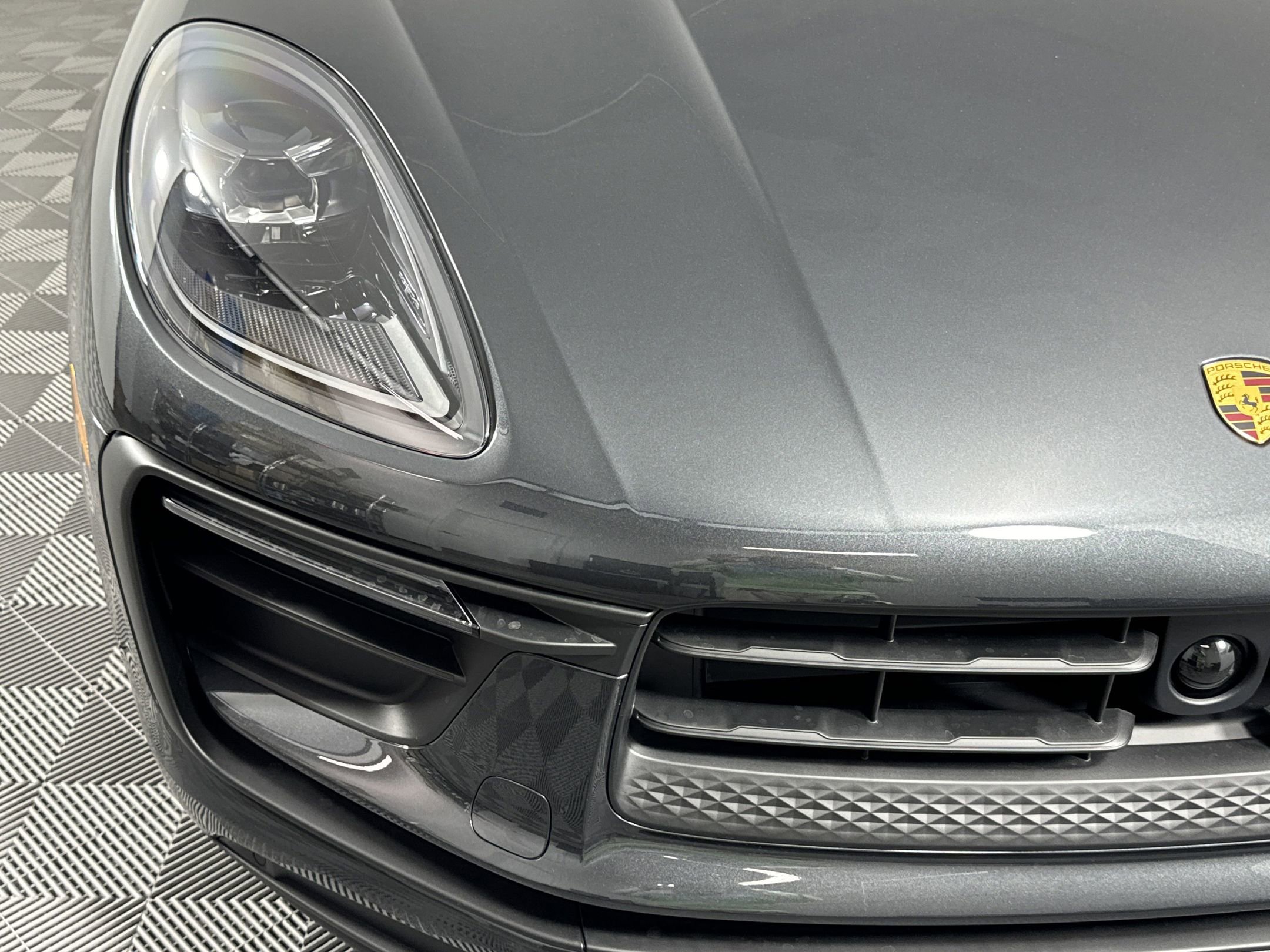 Certified 2025 Porsche Macan image 12