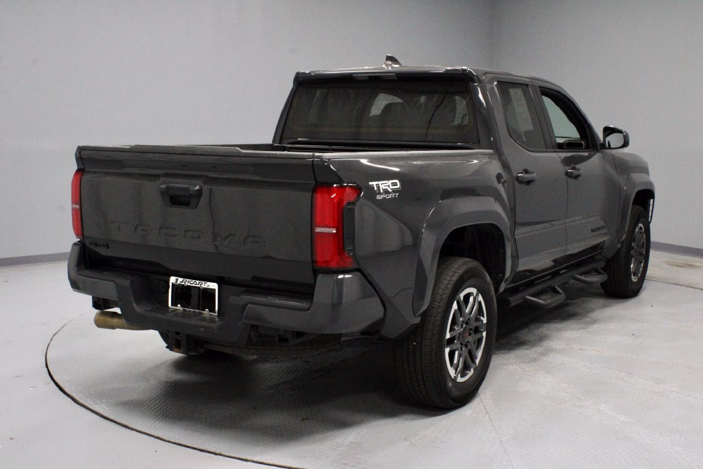 Used 2025 Toyota Tacoma TRD Sport AWD/4WD image 10