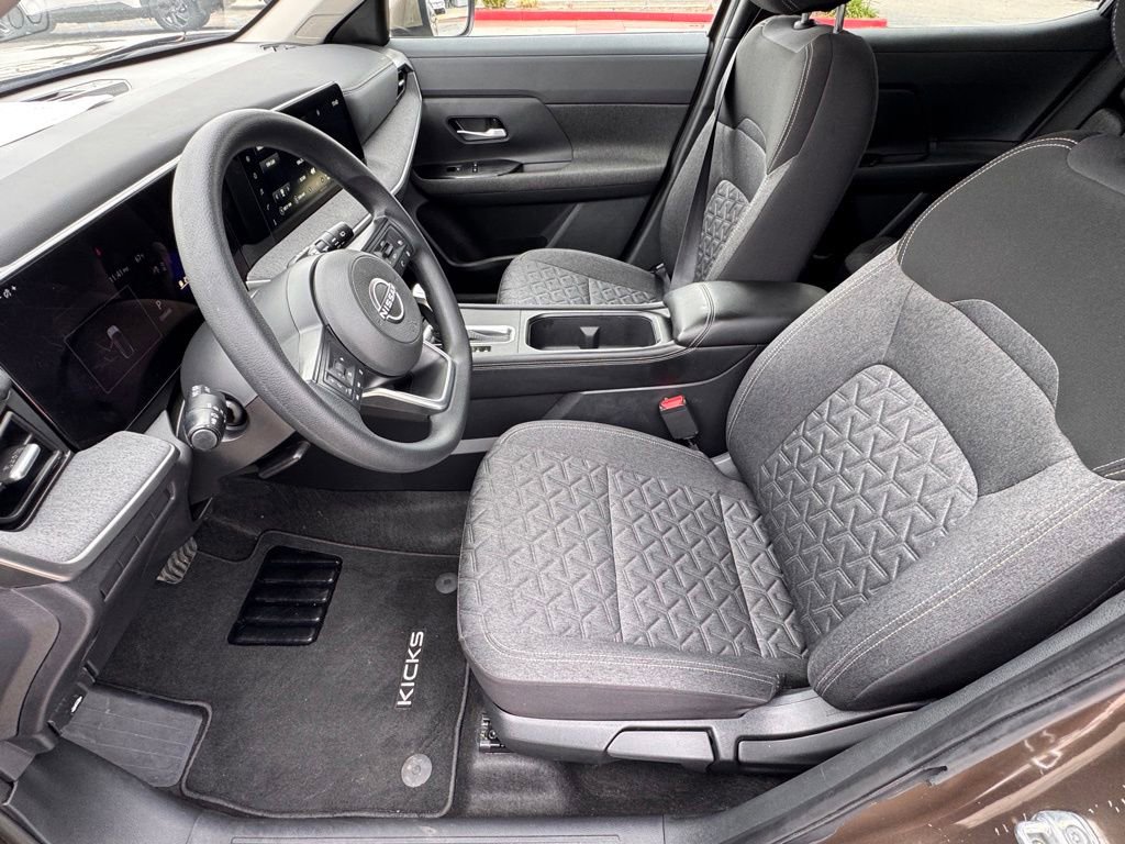 Certified 2025 Nissan Kicks SV w/ SV Premium Package AWD/4WD image 11