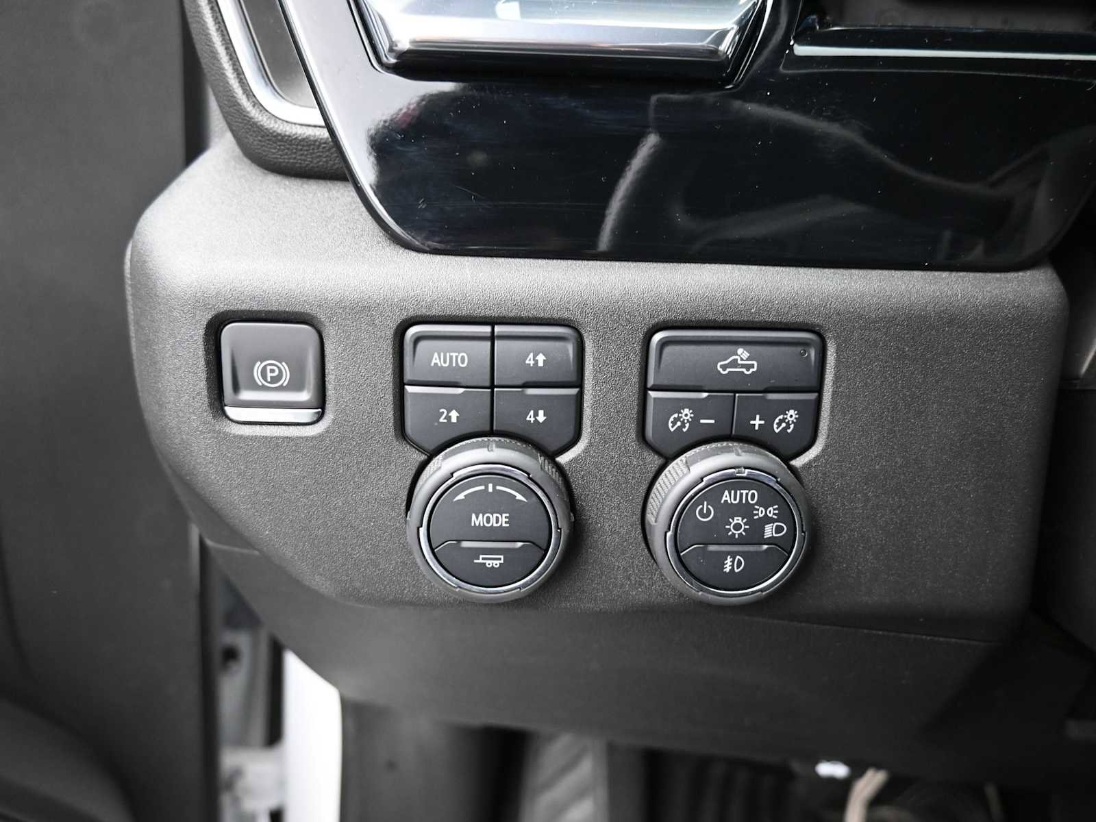 Used 2024 Chevrolet Silverado 1500 RST w/ Z71 Off-Road Package image 10