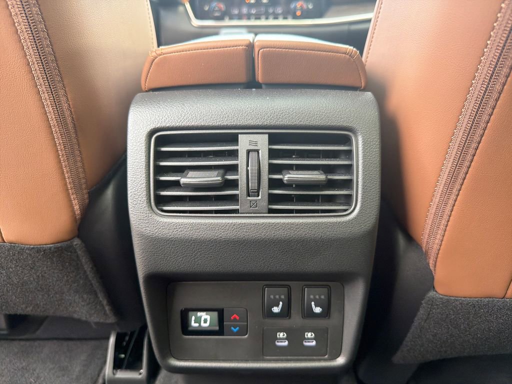 Certified 2024 Nissan Rogue Platinum w/ Platinum Premium Package FWD image 24