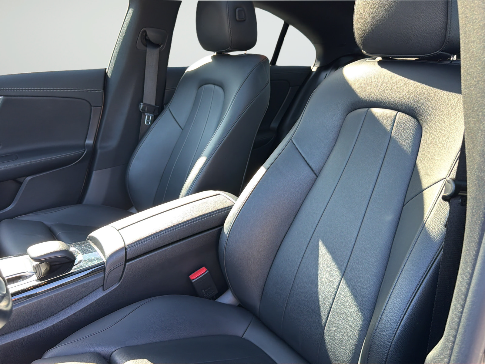 Used 2022 Mercedes-Benz CLA 250 image 33