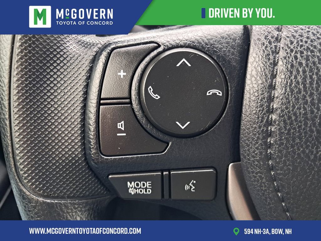 Used 2018 Toyota RAV4 LE AWD/4WD image 18