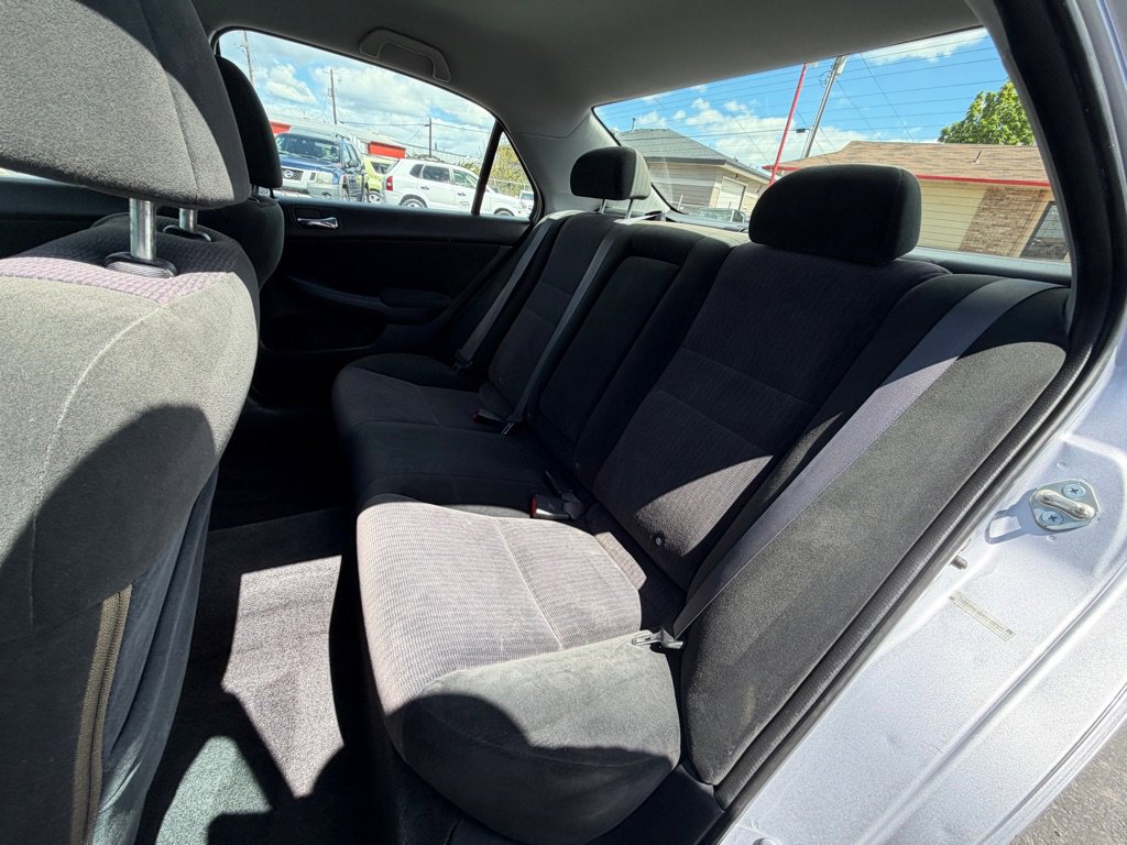 Used 2004 Honda Accord LX image 9