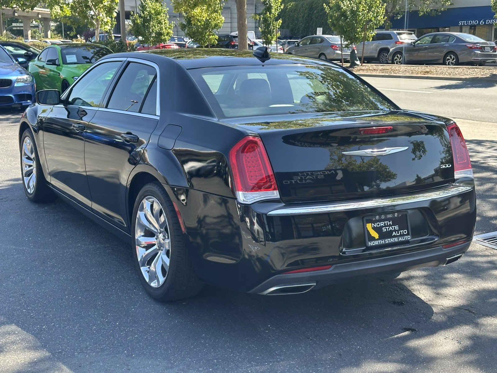 Used 2017 Chrysler 300 Limited RWD image 11