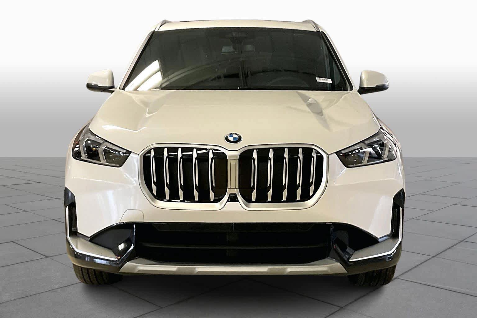 Used 2026 BMW X1 xDrive28i w/ Technology Package AWD/4WD image 3
