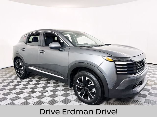 Certified 2025 Nissan Kicks SV AWD/4WD image 1