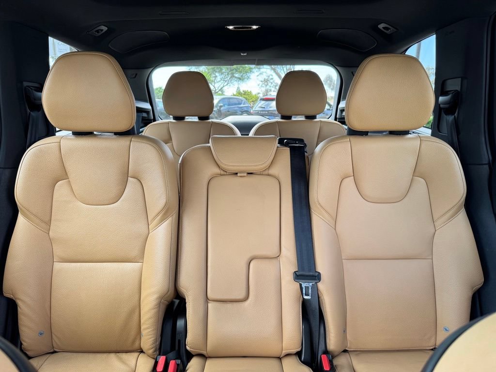 Used 2018 Volvo XC90 T6 Momentum w/ Convenience Package AWD/4WD image 18